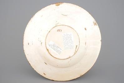 Un grand plat en majolique italienne, Urbino ou Venise, vers 1550