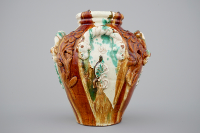 Un vase en terre verniss&eacute;e brun et vert de Saintonge, France, 18&egrave;me
