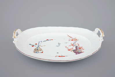 Un pr&eacute;sentoir en porcelaine de Meissen de style Kakiemon, 18&egrave;me