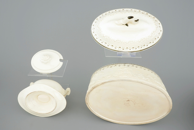 Twee witte creamware terrines, Engeland voor de Nederlandse markt, ca. 1800
