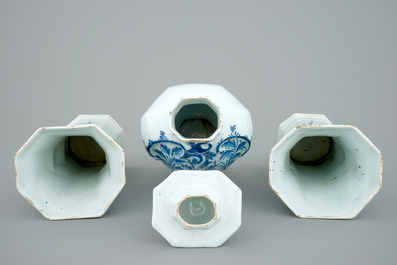 A fine three-piece blue and white Dutch Delft garniture, 18th C.