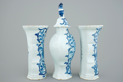 A fine three-piece blue and white Dutch Delft garniture, 18th C.