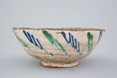 Un bol en fa&iuml;ence espagnole polychrome, Fajalauza, d&eacute;but du 19&egrave;me