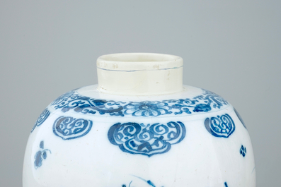 Two blue and white Dutch Delft chinoiserie jars, 17/18th C.