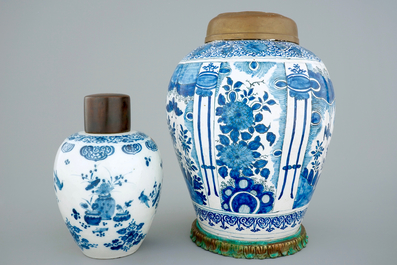 Two blue and white Dutch Delft chinoiserie jars, 17/18th C.