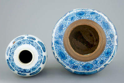 Two blue and white Dutch Delft chinoiserie jars, 17/18th C.