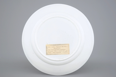 Une assiette en porcelaine de Tournai pour la Guilde de Saint-S&eacute;bastien &agrave; Gand, 18&egrave;me