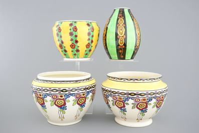 Een lot Boch K&eacute;ramis art deco: drie cachepots en een vaas, 20e eeuw