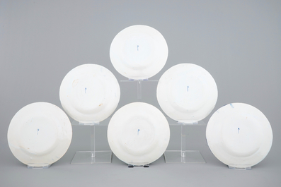 Un ensemble de 12 assiettes de la s&eacute;rie des mois en fa&iuml;ence de Delft, 19&egrave;me