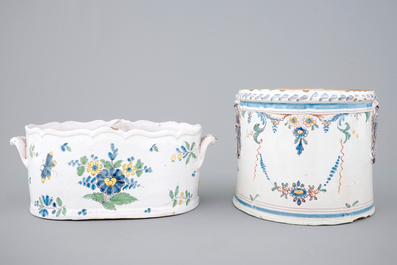 Twee polychrome flessen- en/of glazenkoelers, Frankrijk, 18e eeuw