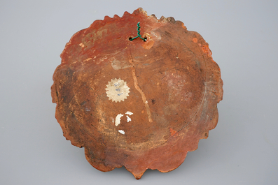 Un b&eacute;nitier en terre verniss&eacute;e, dat&eacute; 1732, prob. Europe du Sud