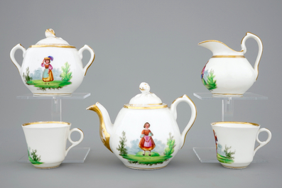 A tea service for two (t&ecirc;te-&agrave;-t&ecirc;te) in Paris porcelain, 19th C.