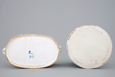 Twee polychrome flessen- en/of glazenkoelers, Frankrijk, 18e eeuw
