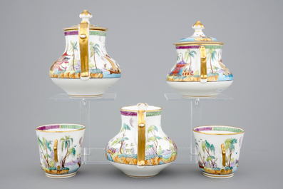 Une service &agrave; th&eacute; (t&ecirc;te-&agrave;-t&ecirc;te) pour deux en porcelaine de Bayeux, 19&egrave;me