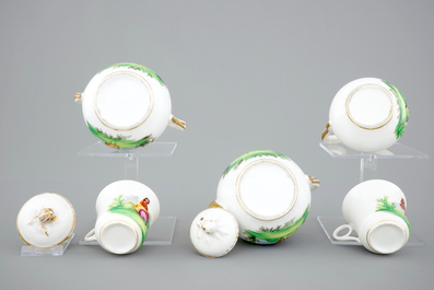 A tea service for two (t&ecirc;te-&agrave;-t&ecirc;te) in Paris porcelain, 19th C.