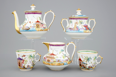 Une service &agrave; th&eacute; (t&ecirc;te-&agrave;-t&ecirc;te) pour deux en porcelaine de Bayeux, 19&egrave;me