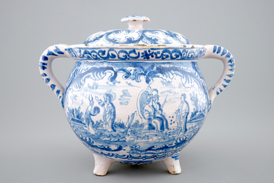 Un bol &agrave; verser au d&eacute;cor religieux, Harlingen, la Frise, dat&eacute; 1718