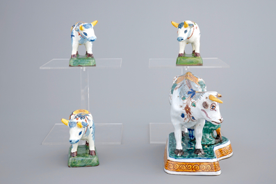 Un lot de 4 vaches en fa&iuml;ence polychrome de Delft, 19&egrave;me