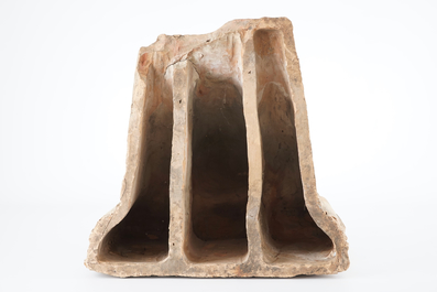 Een groot architecturaal terracotta fragment met Neptunus, Frankrijk, 17/18e eeuw