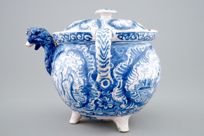 Un bol &agrave; verser au d&eacute;cor religieux, Harlingen, la Frise, dat&eacute; 1718
