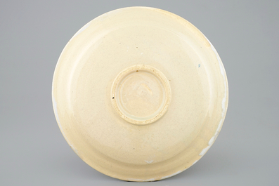 Un plat dat&eacute; au d&eacute;cor de "La C&egrave;ne" en fa&iuml;ence de Harlingen, la Frise, 1775