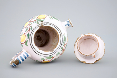Un biberon en fa&iuml;ence de Delft polychrome, 18&egrave;me