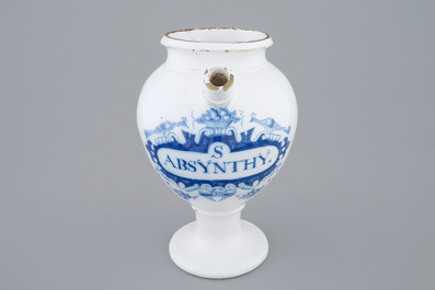 Een blauw-witte Delftse siroopkan "Absynthy", 18e eeuw
