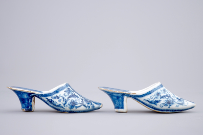 A pair of Dutch Delft blue and white shoes, 18th C.