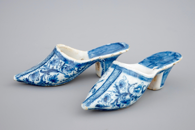 A pair of Dutch Delft blue and white shoes, 18th C.