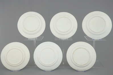 Un lot de 17 assiettes en porcelaine de Tournai, 18/19&egrave;me