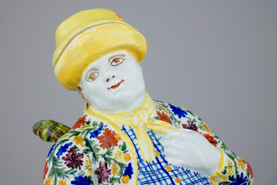 Une fontaine de table en fa&iuml;ence de Delft polychrome en forme d'homme, 18&egrave;me