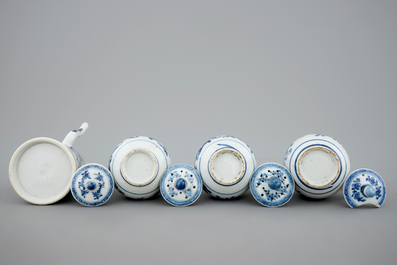 A rare Chinese blue and white export porcelain cruet set on stand, Qianlong, 18th C.