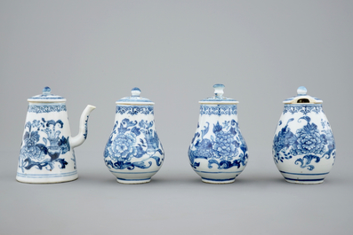 A rare Chinese blue and white export porcelain cruet set on stand, Qianlong, 18th C.