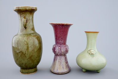 Een lot van drie monochrome Chinese vaasjes, 19e eeuw