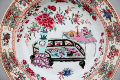A set of 3 fine Chinese plates, Kangxi, Yongzheng and Qianlong, 18th C.