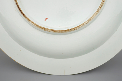 Een groot famille verte bord in Chinese stijl, Samson, Parijs, eind 19e eeuw