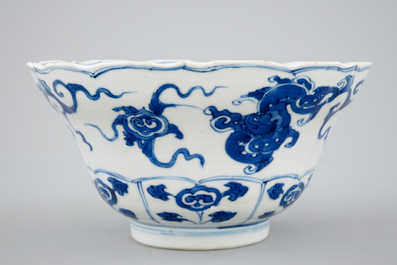 A blue and white Chinese porcelain bowl and a plate, Kangxi