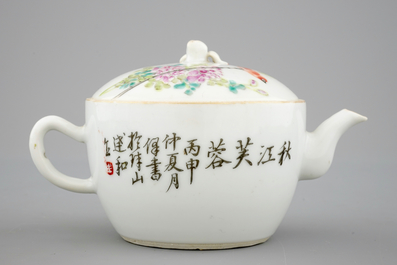 A Chinese qianjiang cai teapot, 19/20th C.