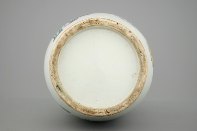 A fine double-sided Chinese famille rose vase, 19/20th C.