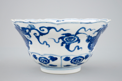 A blue and white Chinese porcelain bowl and a plate, Kangxi