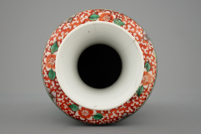 A fine Chinese famille verte porcelain vase, 19th C.