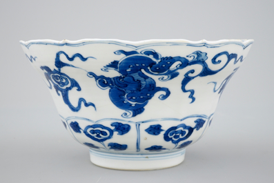 A blue and white Chinese porcelain bowl and a plate, Kangxi