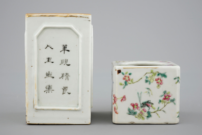 Een Chinese vierkante penseelpot en een famille rose penselenwasser, 19/20e eeuw