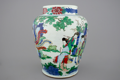 A large Chinese wucai vase, Transitional period, 1620-1683