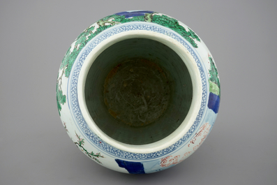 A large Chinese wucai vase, Transitional period, 1620-1683