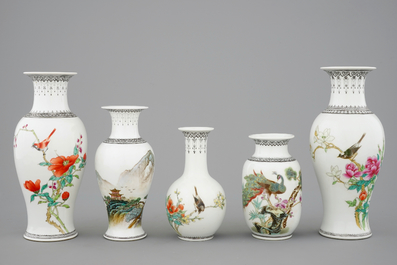 Five Chinese famille rose vases and a dish, Republic, 20th C.
