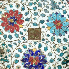 Une paire de br&ucirc;le-parfums en bronze dor&eacute; et cloisonn&eacute;, Chine, fin de la dynastie Ming