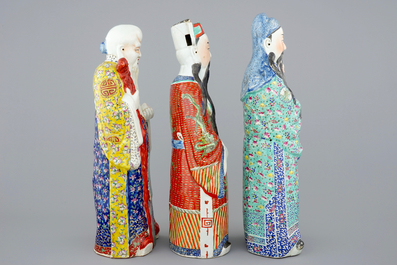 Een set van 3 Chinese famille rose figuren van onsterfelijken, 19e eeuw