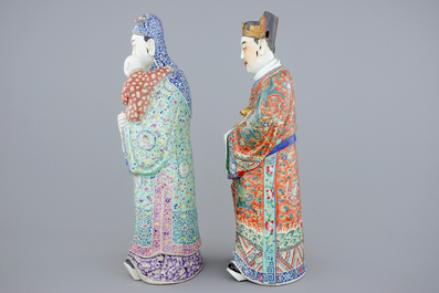 Een set van 2 Chinese famille rose figuren van onsterfelijken, 19e eeuw