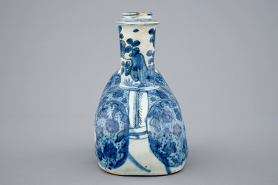 A blue and white Chinese frog-shaped kendi, Wanli, 1573-1619